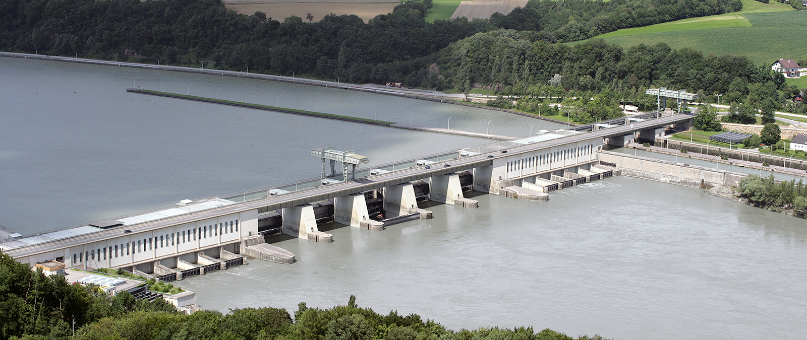 Kraftwerk Ybbs-Persenbeug an der österreichischen Donau.